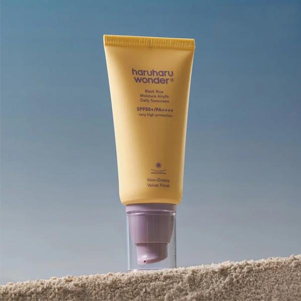 Haruharu Wonder Black Rice Moisture Airyfit Daily Sunscreen SPF50+ PA++++ 50ml