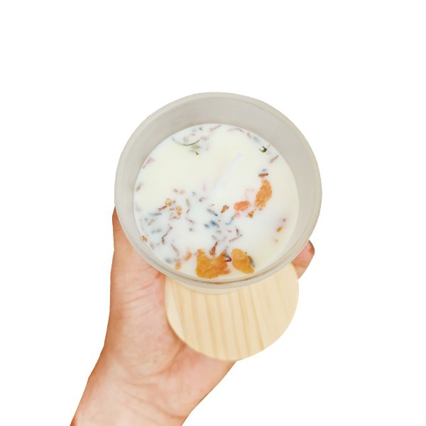 Luxurious Soy Wax Scented crystal Candles (Lavender)
