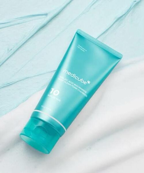 Medicube Azelaic Acid Niacinamide Deep Clean Foam Cleanser 120g